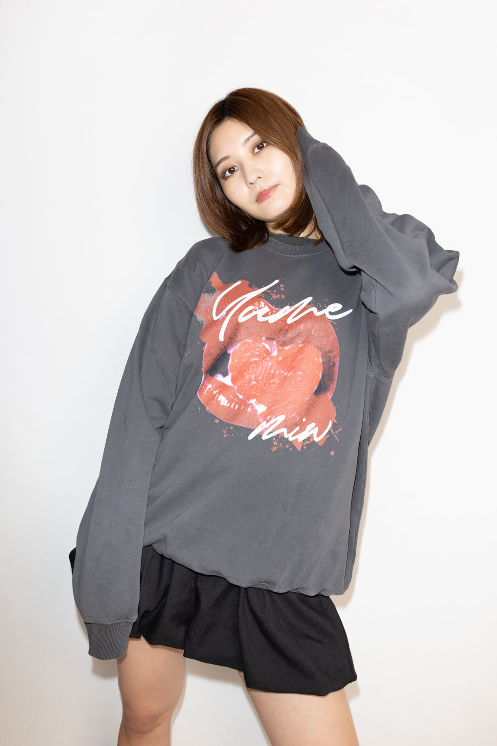 【林 ゆめ×MIW Collaboration】唇ロゴsweat SUMIKURO