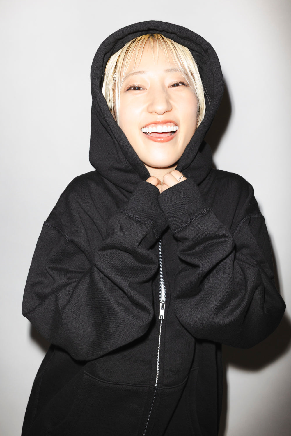 RISANO GOOD VIBES寝顔 hoodie black