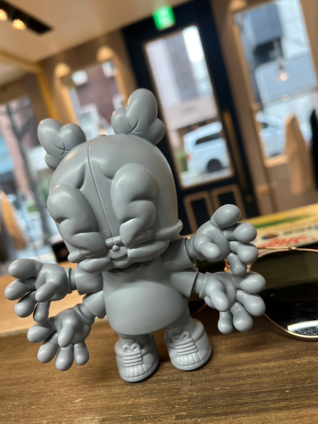 世界を繋ぐヒーロー少年ミウ君のソフビ