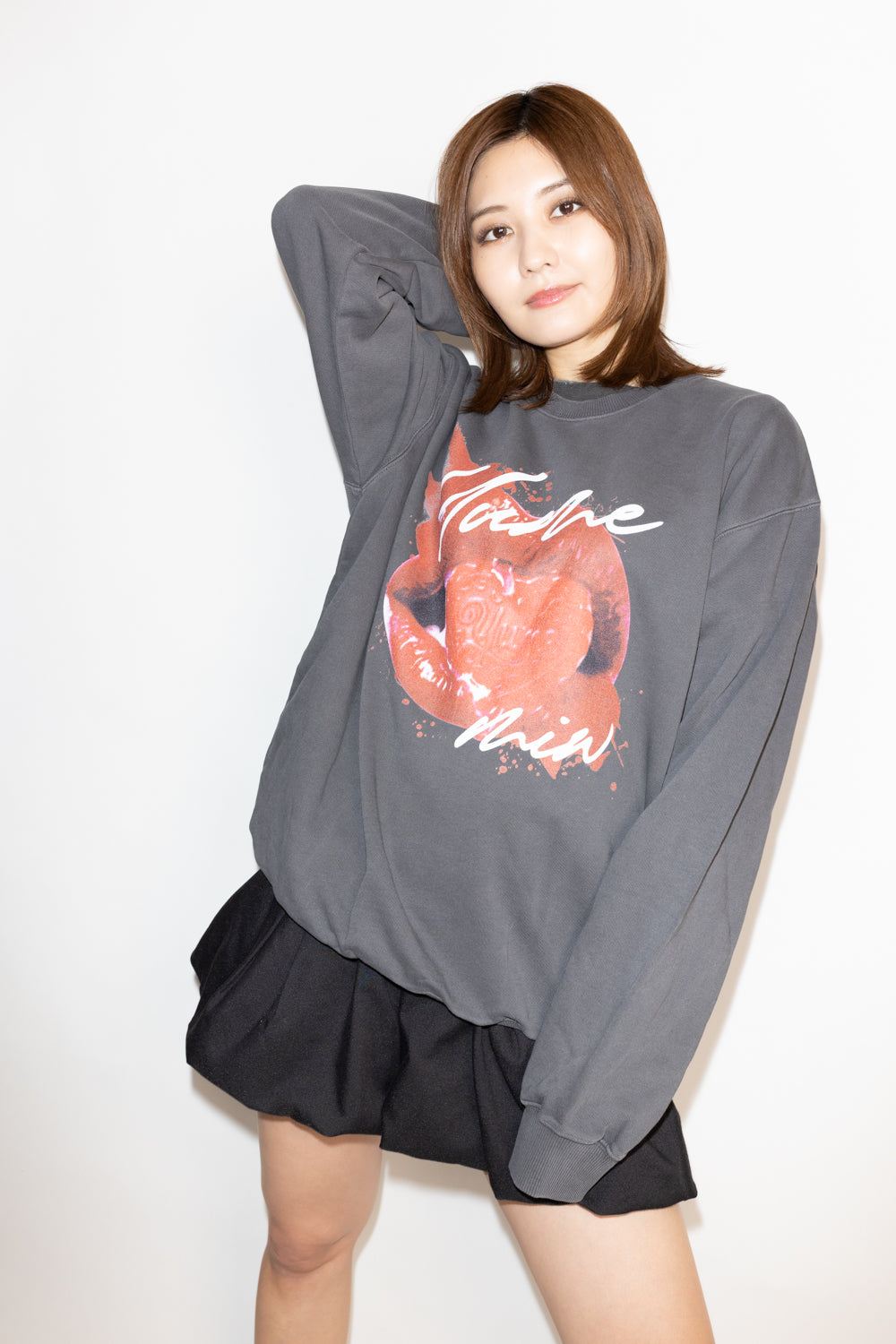【林 ゆめ×MIW Collaboration】唇ロゴsweat SUMIKURO