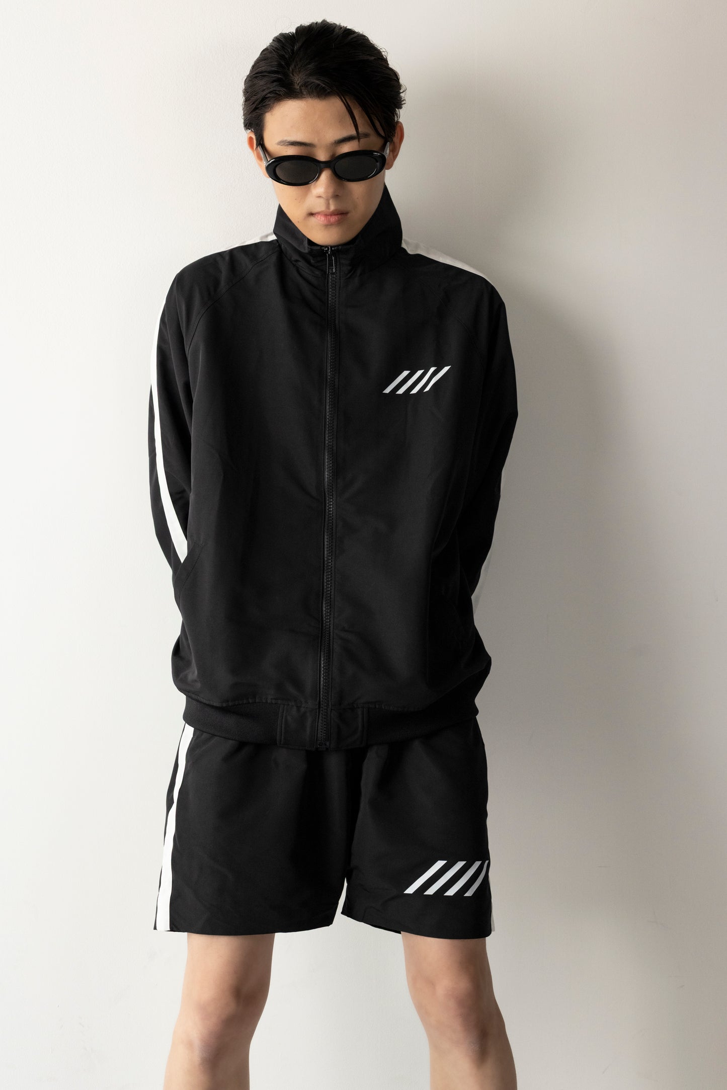 CITY LIGHT SHORTS  BLACK
