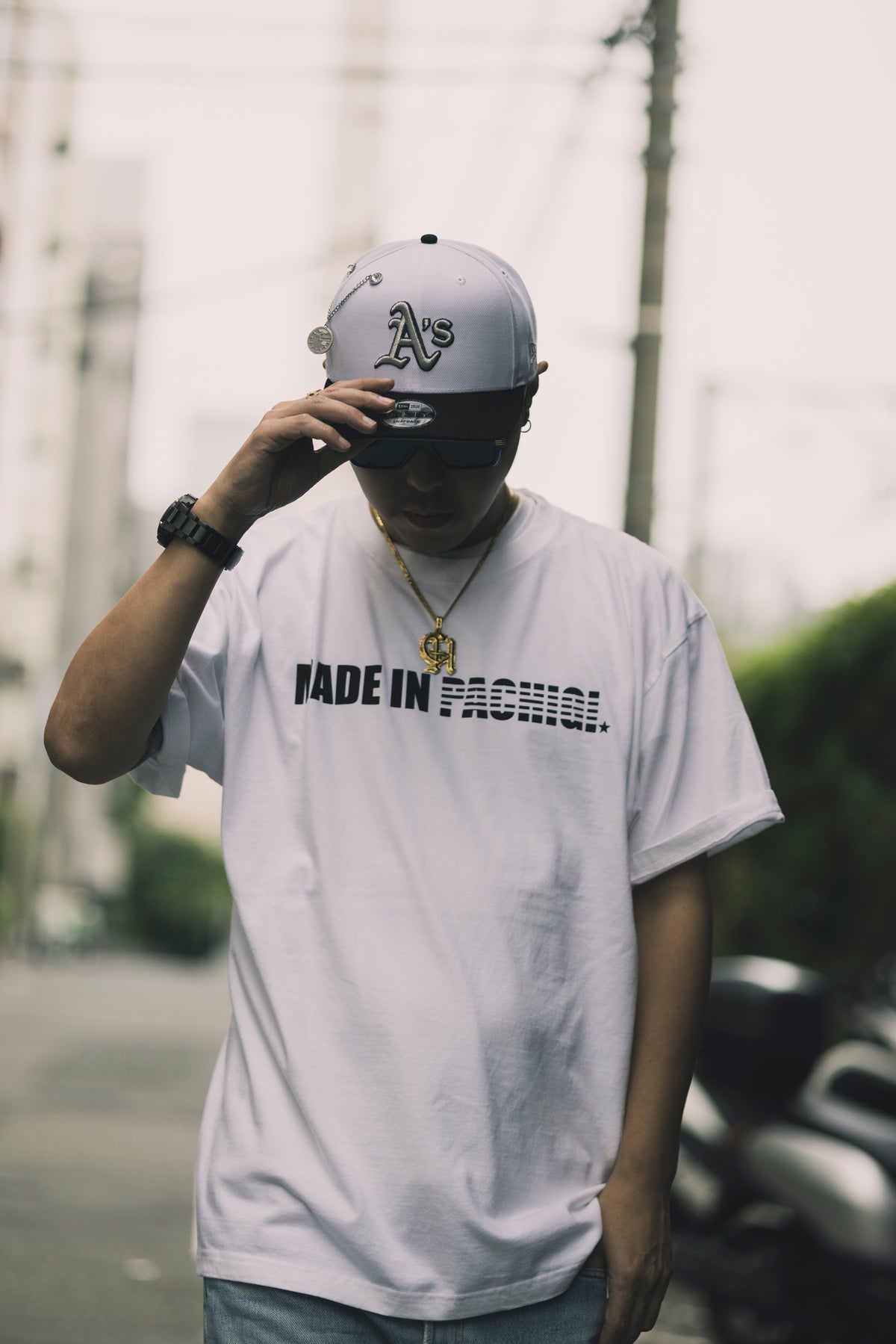 CHEHON × MIW “MADE IN PACHIGI” TEE WHITE
