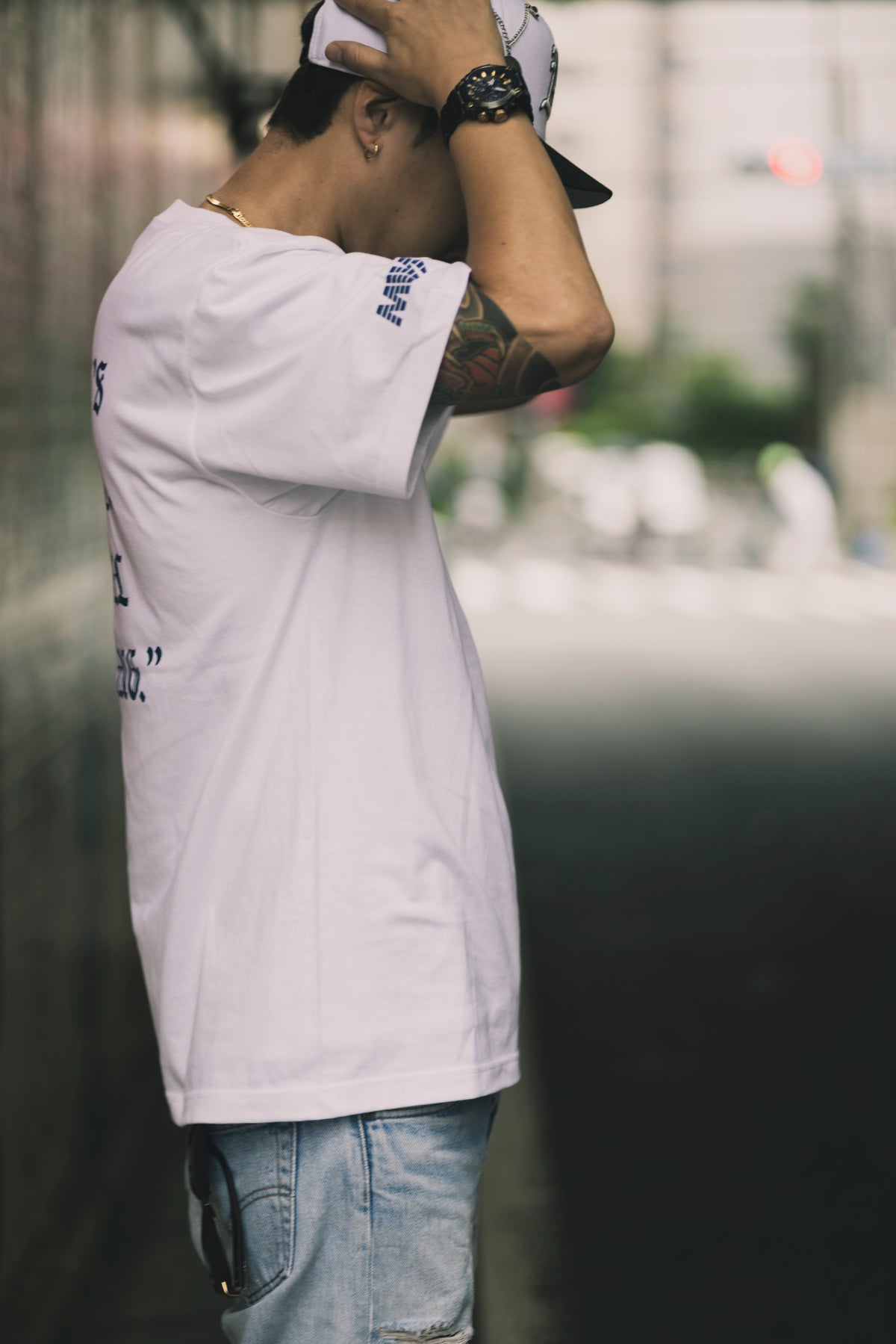CHEHON × MIW “challenger” TEE WHITE