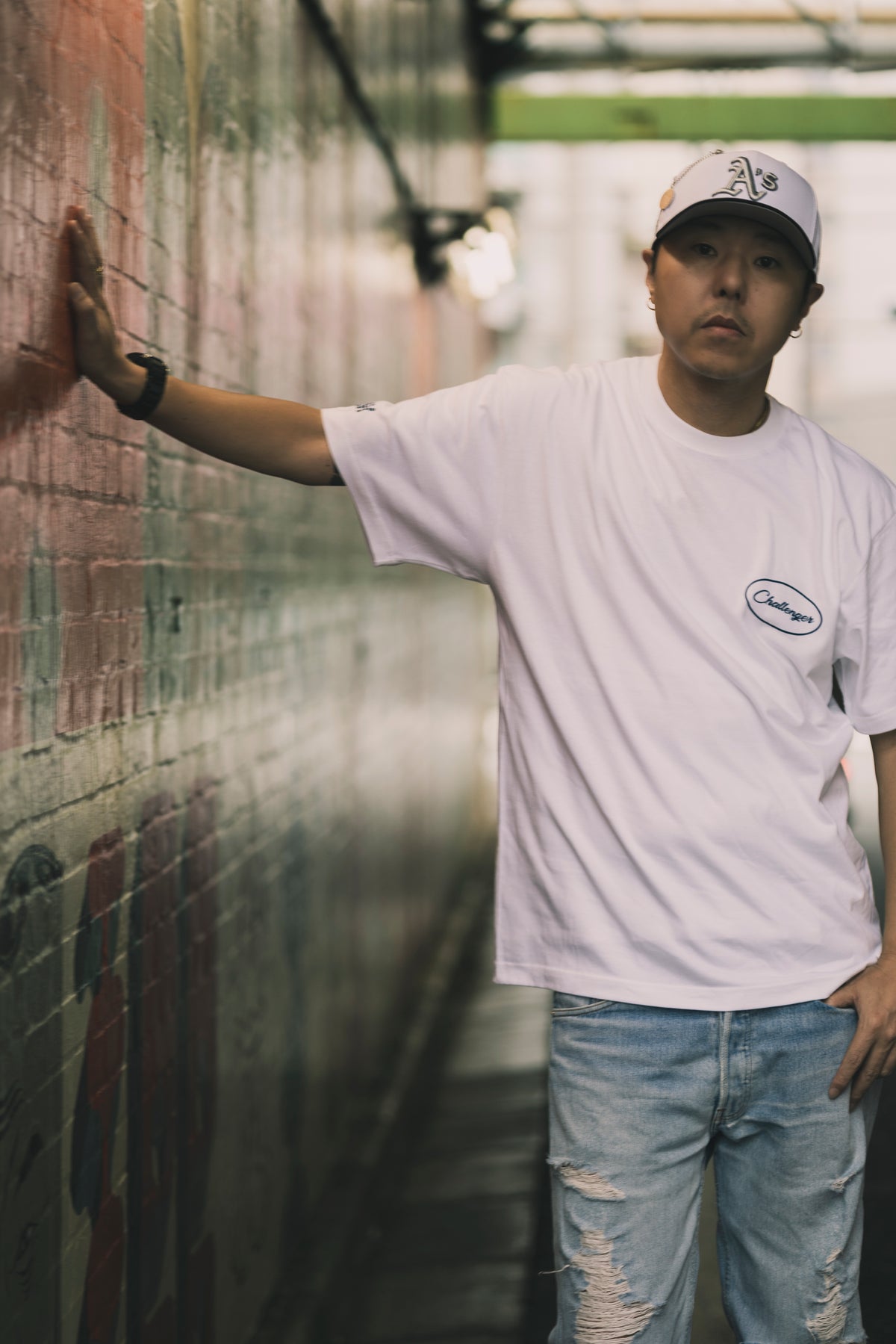 CHEHON × MIW “challenger” TEE WHITE