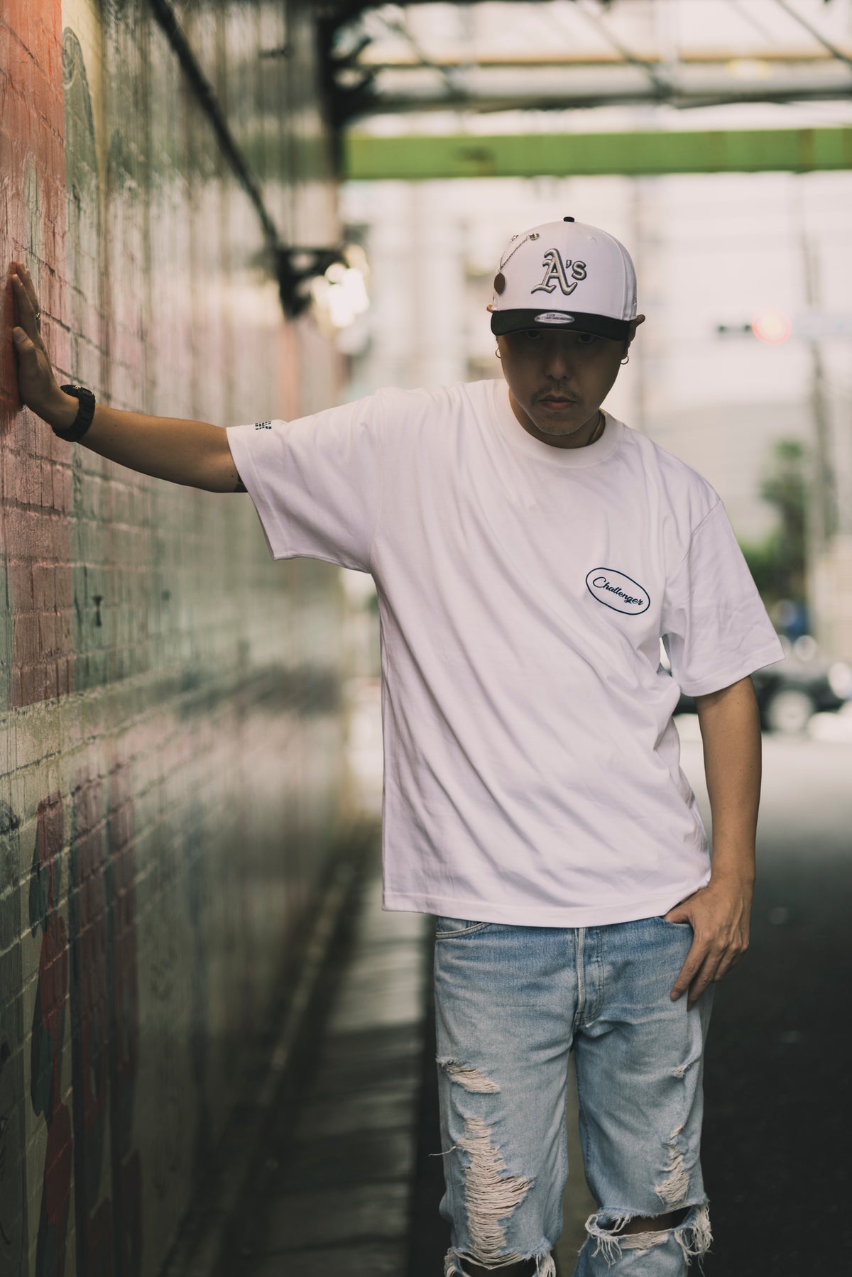 CHEHON × MIW “challenger” TEE WHITE