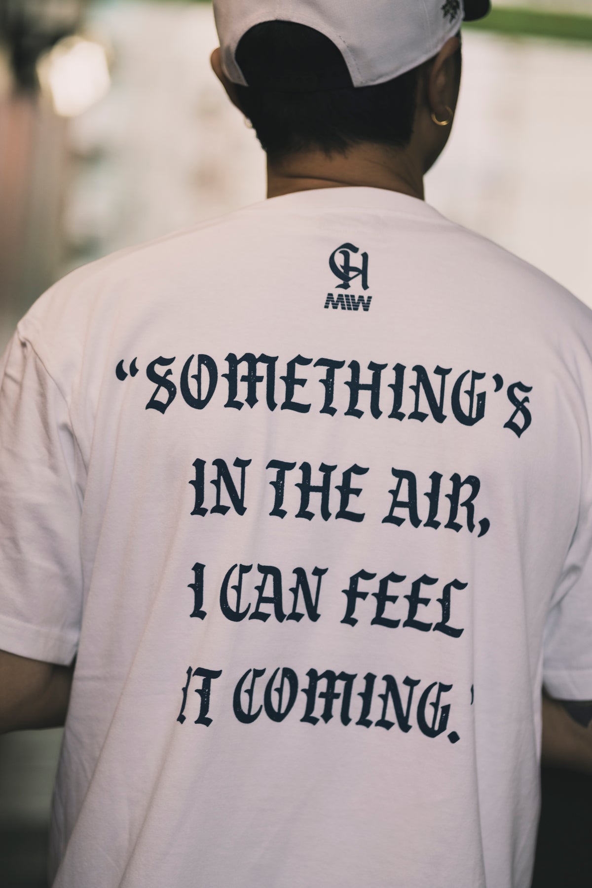 CHEHON × MIW “challenger” TEE WHITE