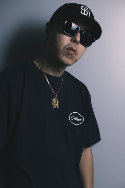 CHEHON × MIW “Challenger” TEE BLACK