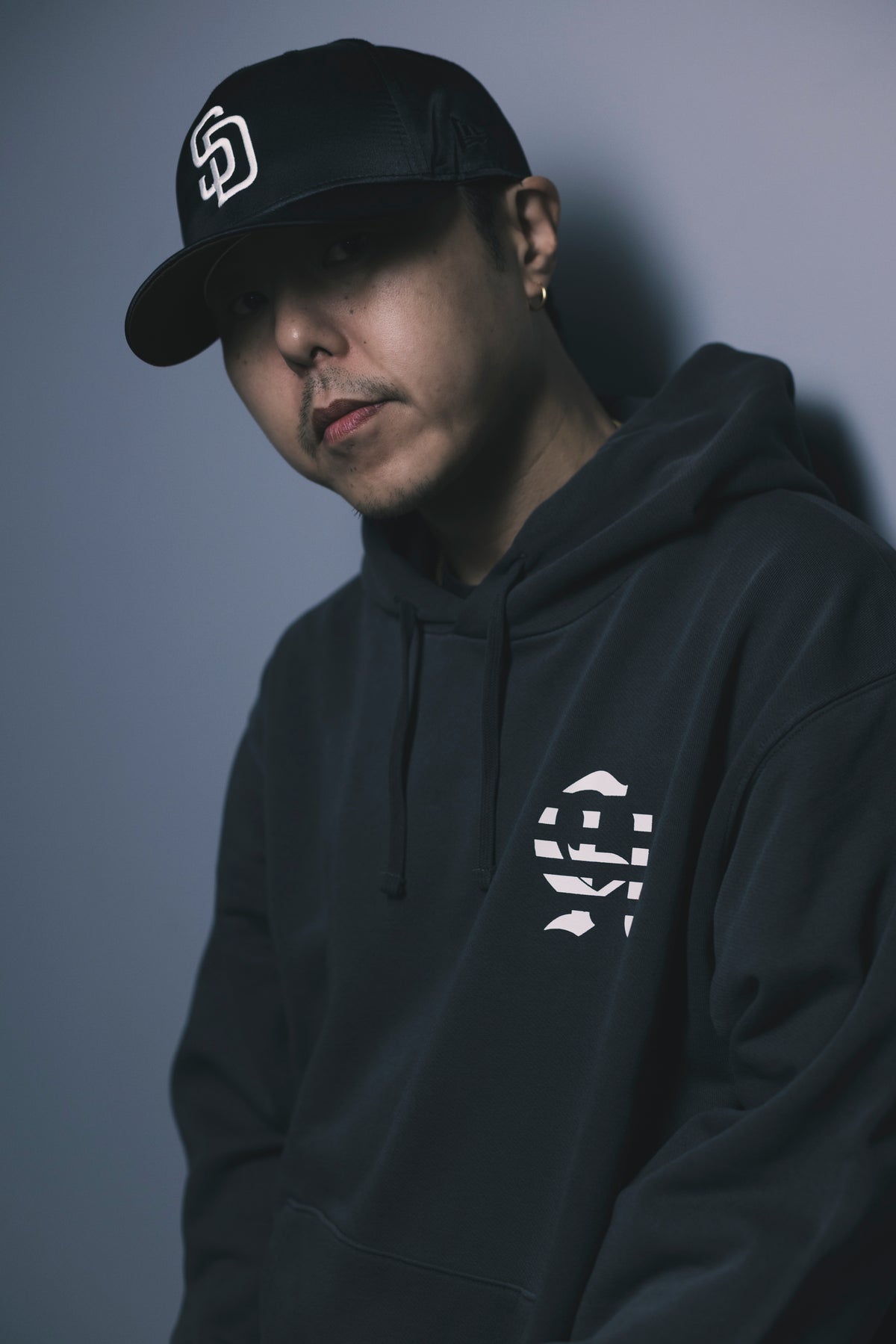 CHEHON × MIW PULLOVER HOODIE BLACK