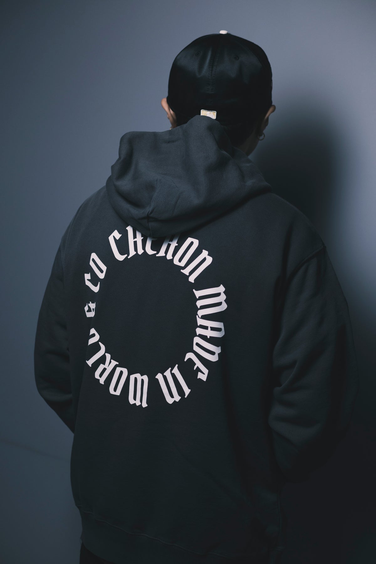 CHEHON × MIW PULLOVER HOODIE BLACK