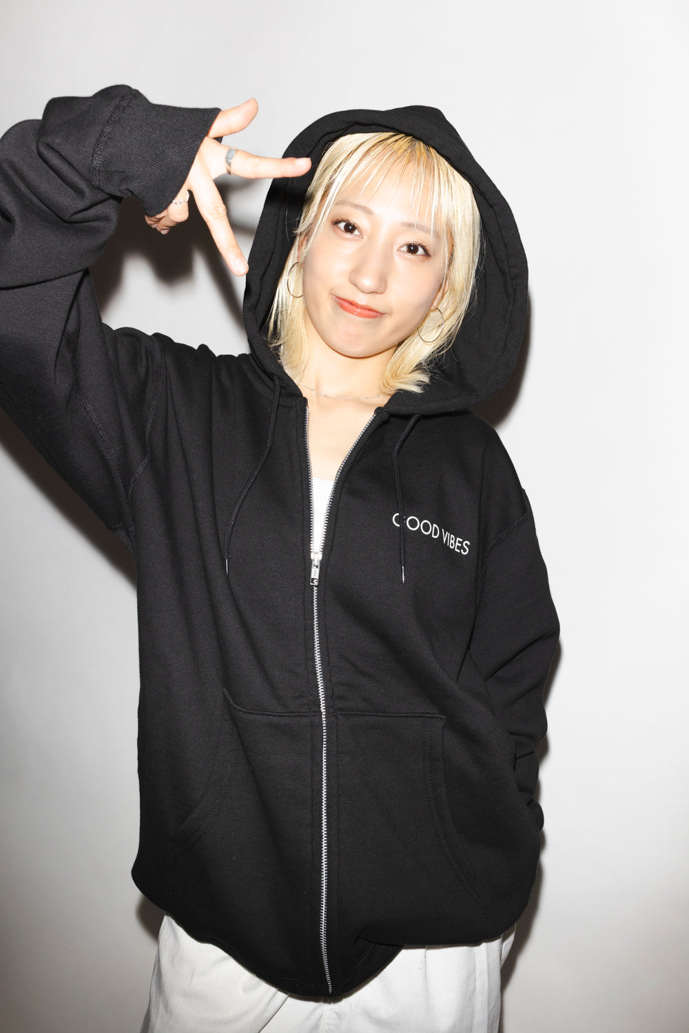 RISANO GOOD VIBES寝顔 hoodie black