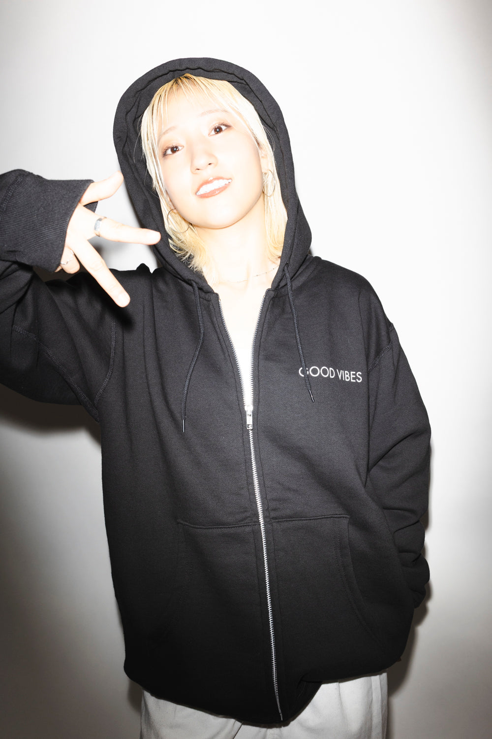 RISANO GOOD VIBES寝顔 hoodie black