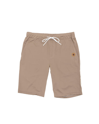 color scheme shorts　beige