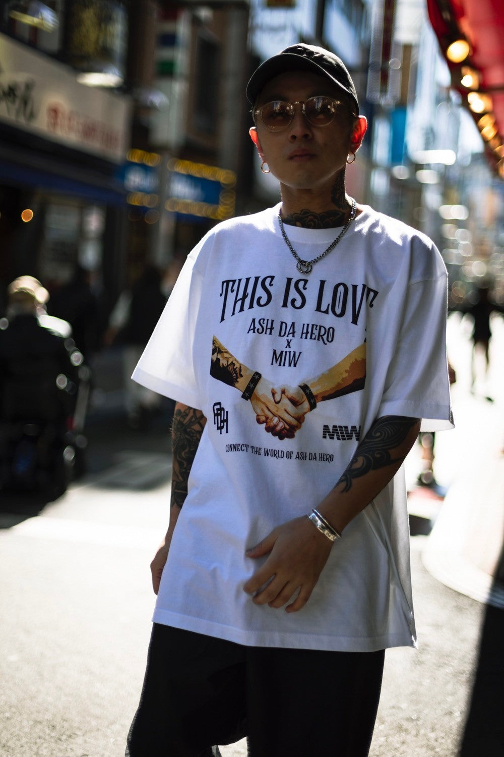 ASH DA HERO crewneck tee(THIS IS LOVE) white