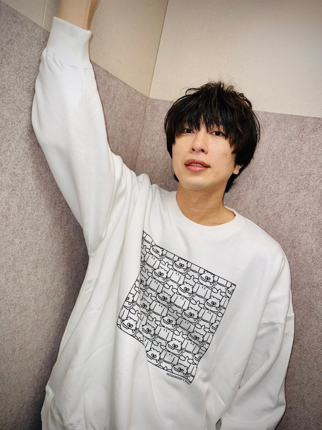 甘党男子×MADE IN WORLD&COcrewneck sweat (many mogumogu)