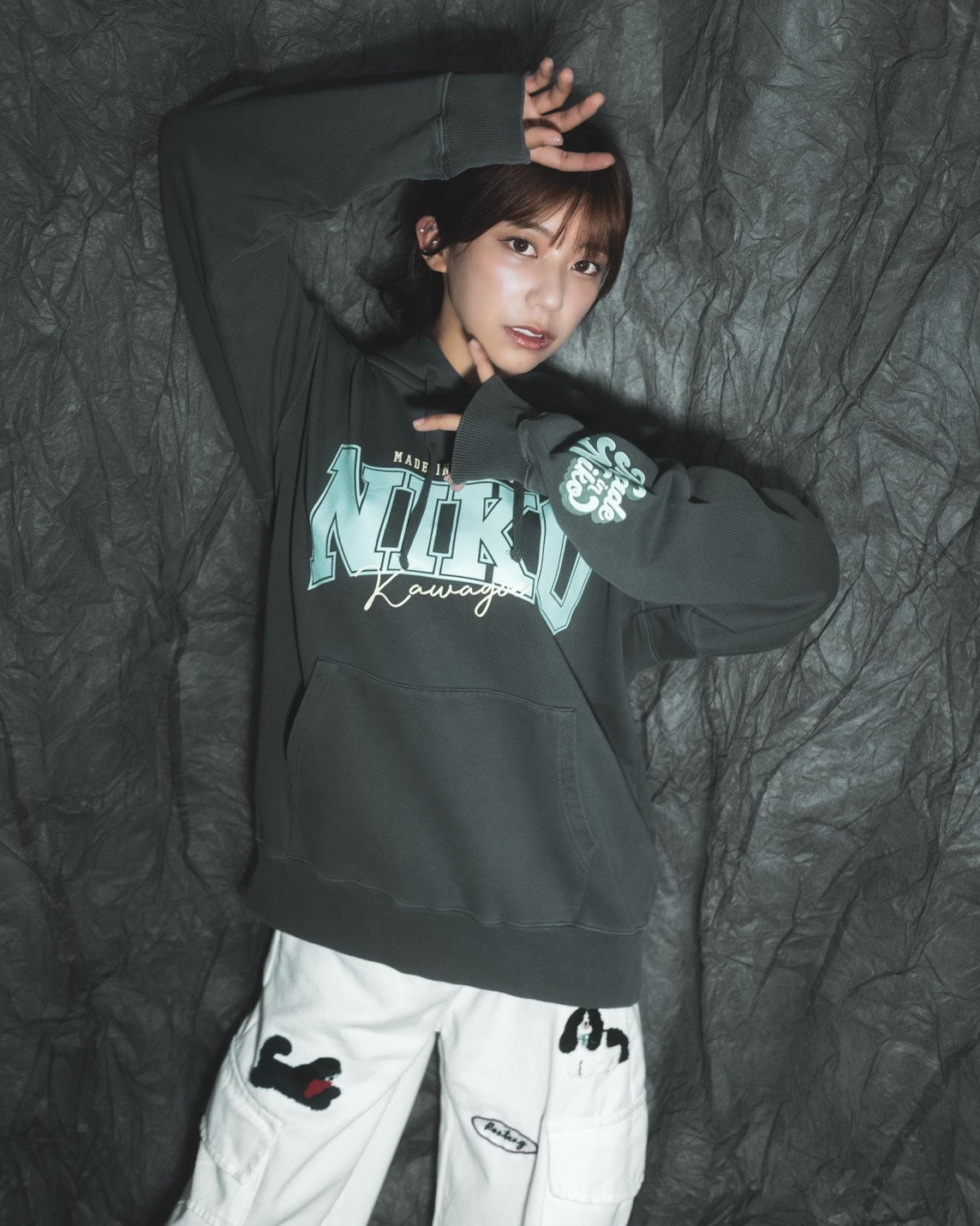 川越にこ × MIW  NIKO COLLEGE LOGO HOODIE BLACK×BLUE