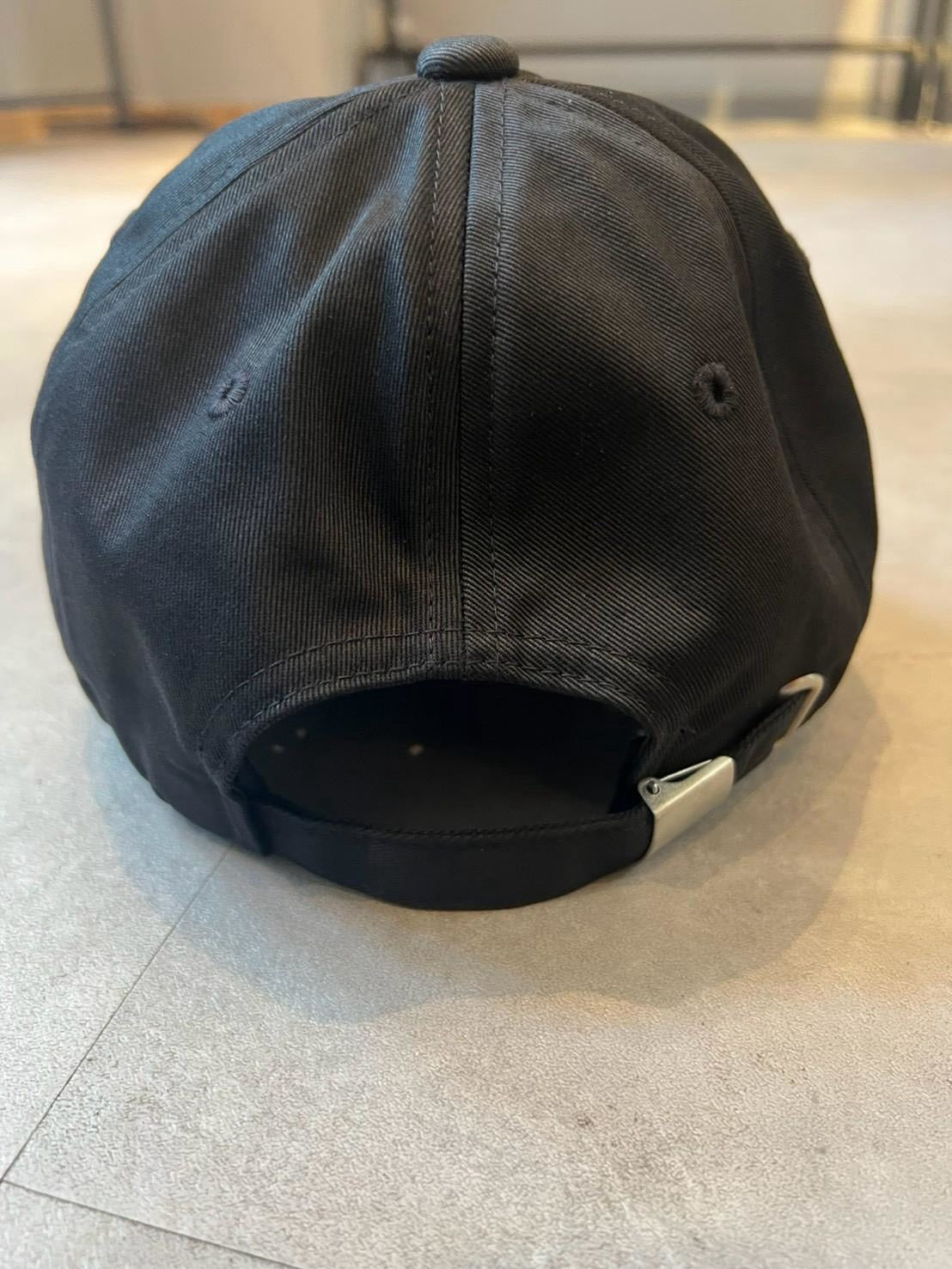 【林 ゆめ×MIW Collaboration】CAP BLUEロゴ