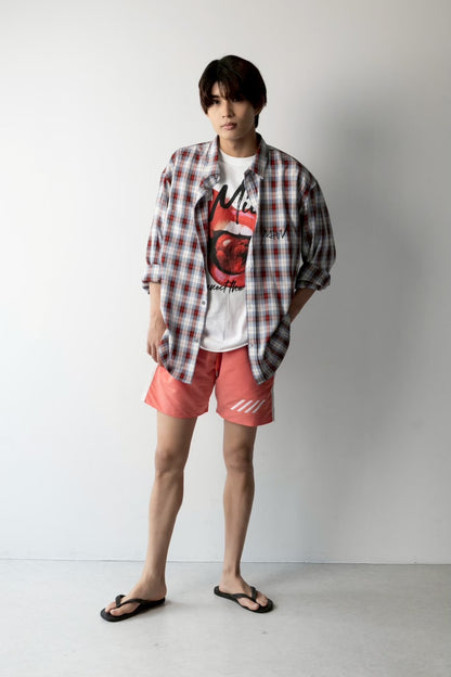 crew neck tee（lip）WHITE